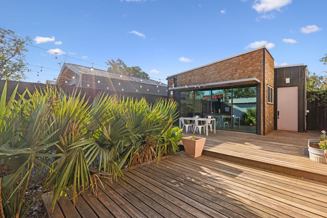 屋外ダイニングエリア