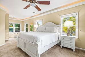 5 bedrooms, desk, iron/ironing board, WiFi