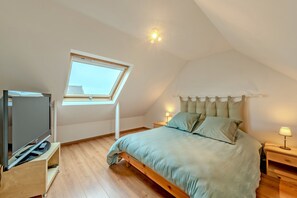 3 bedrooms, iron/ironing board, free WiFi, bed sheets - Kalonenn Plougastel - Maison 7p, au centre-ville (Plougastel-Daoulas)