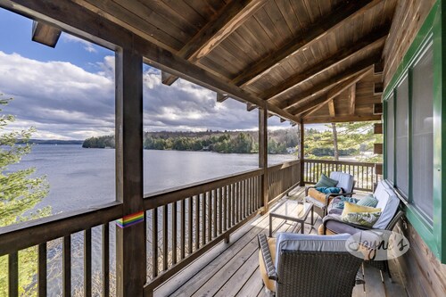 5 beds 4 bath cottage on Lake Rosseau