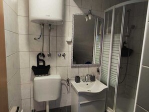 Bathroom - Studio apartment Alenka Blue (Šibenik)