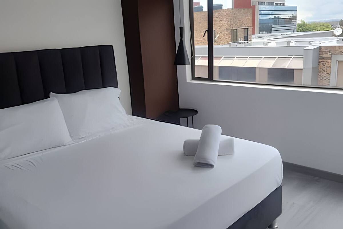 Superior-Apartment | 3 Schlafzimmer, Verdunkelungsvorhänge, kostenloses WLAN, Bettwäsche