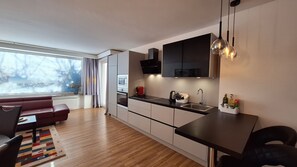 Réfrigérateur, micro-ondes, four, lave-vaisselle