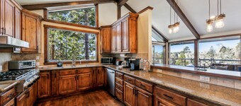 Top of Kingsbury View Home 7BR,4BA,Spa, 5 To Ski