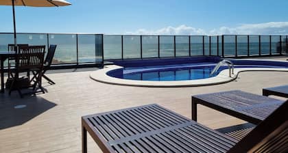 Ape Praia Piscina e Academia P812