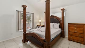 4 bedrooms, iron/ironing board, WiFi, bed sheets