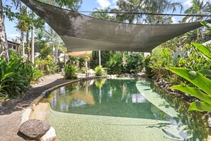 Pool - Tropical Beachside Townhouse- Relax and Unwind in this Stylish Port Douglas Retreat (Port Douglas)