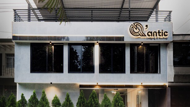 Ảnh chưa phân loại, 1 trong số 24 ảnh, nút