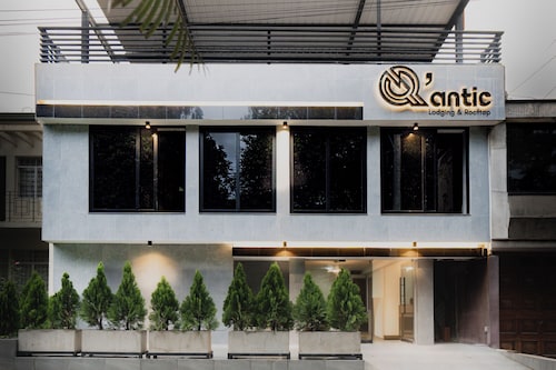 Qantic Lodging & Rooftop