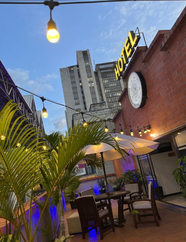 Terrace/patio - MANDALA HOTEL BOTERO (Medellín)