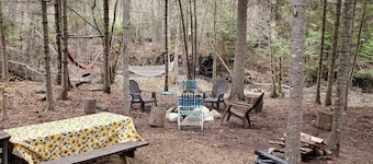 Picturesque Family Creekside Oasis -Fire Pit -WiFi