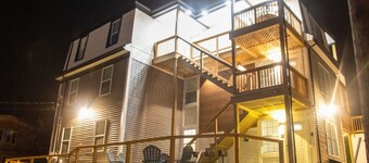 Modern 3BR Near FSU • 15 Min to Wachusett