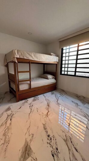 3 bedrooms, iron/ironing board, WiFi, bed sheets