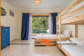 2 slaapkamers, een strijkplank/strijkijzer, gratis wifi, beddengoed
