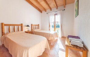 3 bedrooms, free WiFi, bed sheets - Pet friendly home in Son Servera (Son Servera)