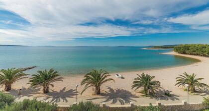 2 bedroom beach front apartment in Povljana