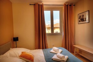 2 slaapkamers, een strijkplank/strijkijzer, wifi, beddengoed