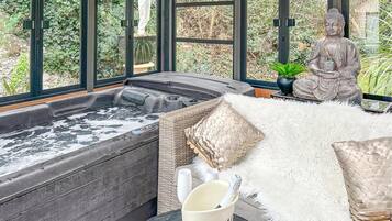 Bain à remous intérieur