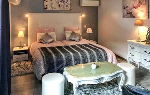 3 camere, culla da viaggio, Wi-Fi gratuito, lenzuola