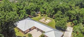 A Tranquil Hideaway in a peaceful, quiet Deltona neighborhood 