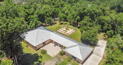 A Tranquil Hideaway in a peaceful, quiet Deltona neighborhood