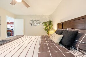 2 quartos, ferros/tábuas de passar roupa, Wi-Fi, roupa de cama