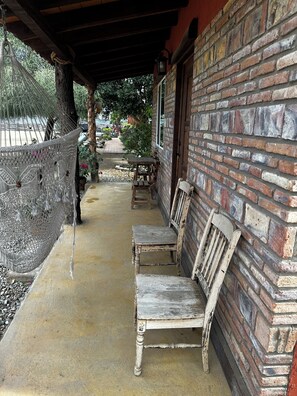 Terrace/patio - Charming 2-bedroom cabin in Valle de Guadalupe at Cerveceria Bellinghausen. (Francisco Zarco)