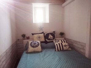 2 bedrooms, desk, travel cot, WiFi - Toscanelli Room apartment by the sea (Lido di Ostia)