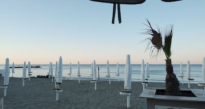 Toscanelli Room apartment by the sea