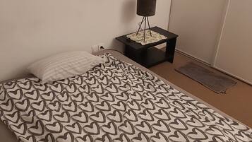 3 chambres, fer et planche à repasser, Wi-Fi, draps fournis