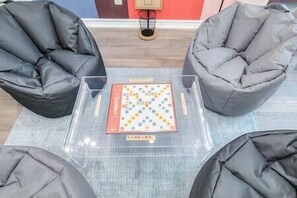 Spielezimmer
