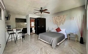 Estudio | 1 dormitorio, cortinas opacas, sistema de insonorización