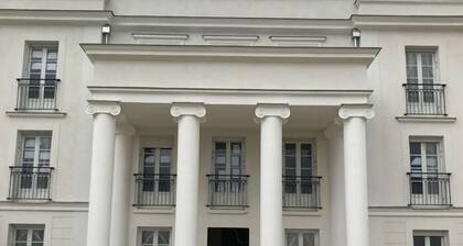 Near Disney and La Vallée Village - Apt 2 bdrms with balcony - sleeps 8