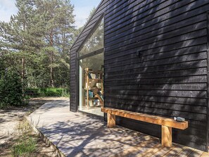 House | Pemandangan dari hartanah