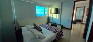 3 chambres, fer et planche à repasser, Wi-Fi, draps fournis