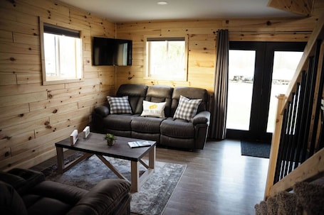 TV. Newly Built - Saginaw Bay Reel Adventure