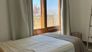 2 habitaciones, tabla de planchar con plancha, wifi y ropa de cama