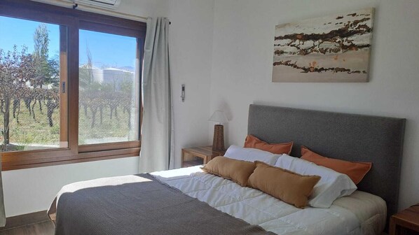 2 bedrooms, WiFi, bed sheets