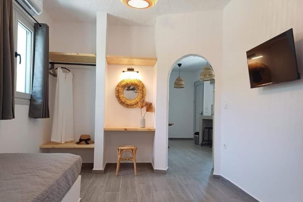 Superior Suite, Non Smoking - Phos