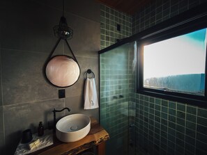Hair dryer, towels, toilet paper - We help you switch off. Truly (Santa Teresinha)