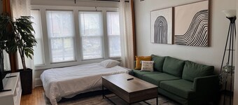 Charming 2-bedroom apartment near downtown Saint Paul with WiFi