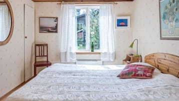 2 slaapkamers, reisbedje, gratis wifi, beddengoed