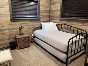 4 bedrooms, free WiFi, bed sheets