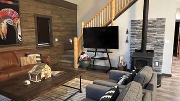 Smart TV, fireplace, DVD player