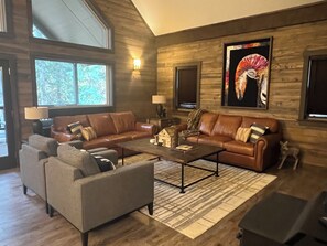 Smart TV, fireplace, DVD player