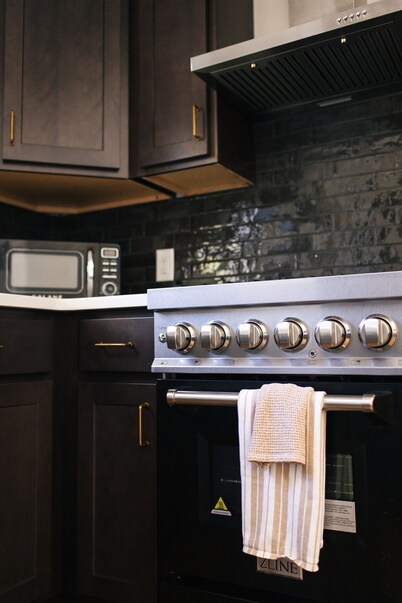 The Mane & Co - No. 8