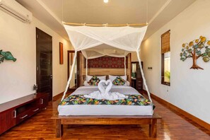2 bedrooms, desk, iron/ironing board, travel crib - 2 Bedroom private Pool Seminyak (seminyak)