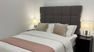 1 bedroom, in-room safe, desk, iron/ironing board