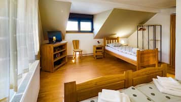 4 bedrooms, iron/ironing board, travel cot, free WiFi
