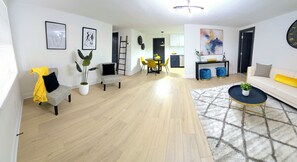 Smart TV - Charming 3-bedroom, completely remodel house in the heart of Port Richey (Port Richey)